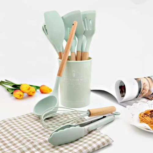 طقم توزيع الشيف بوراك – سيليكون حراري بيد خشب (12 قطعة)