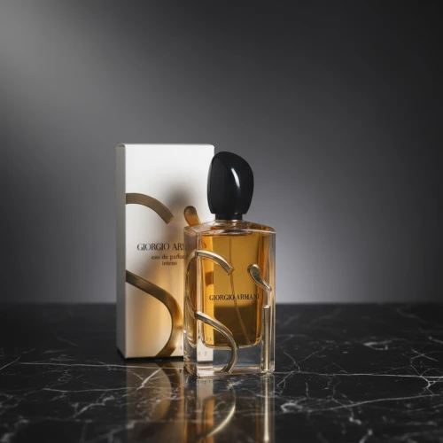 عطر سي (Sì) الشفاف – نسخة "هاي كوبي" محفور (أعلى جودة).. فخامة البراند بين إيديكي!